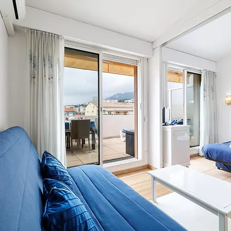 902 - Floor With Ac *