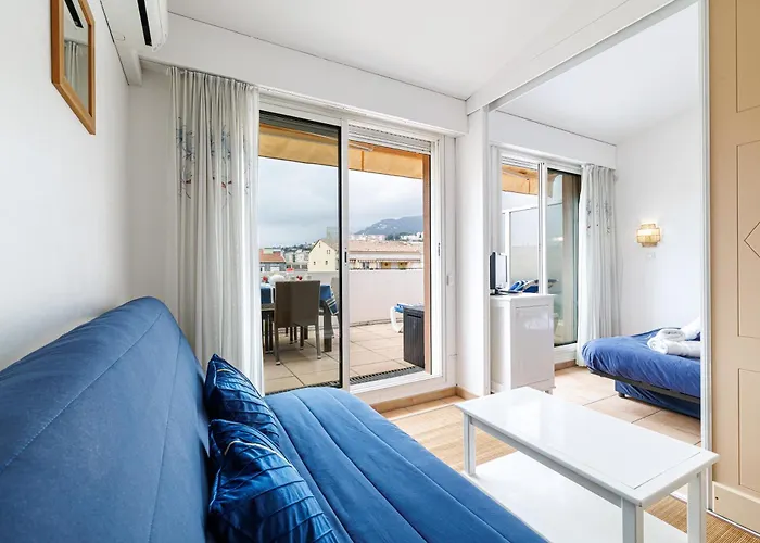 902 - Floor With Ac *